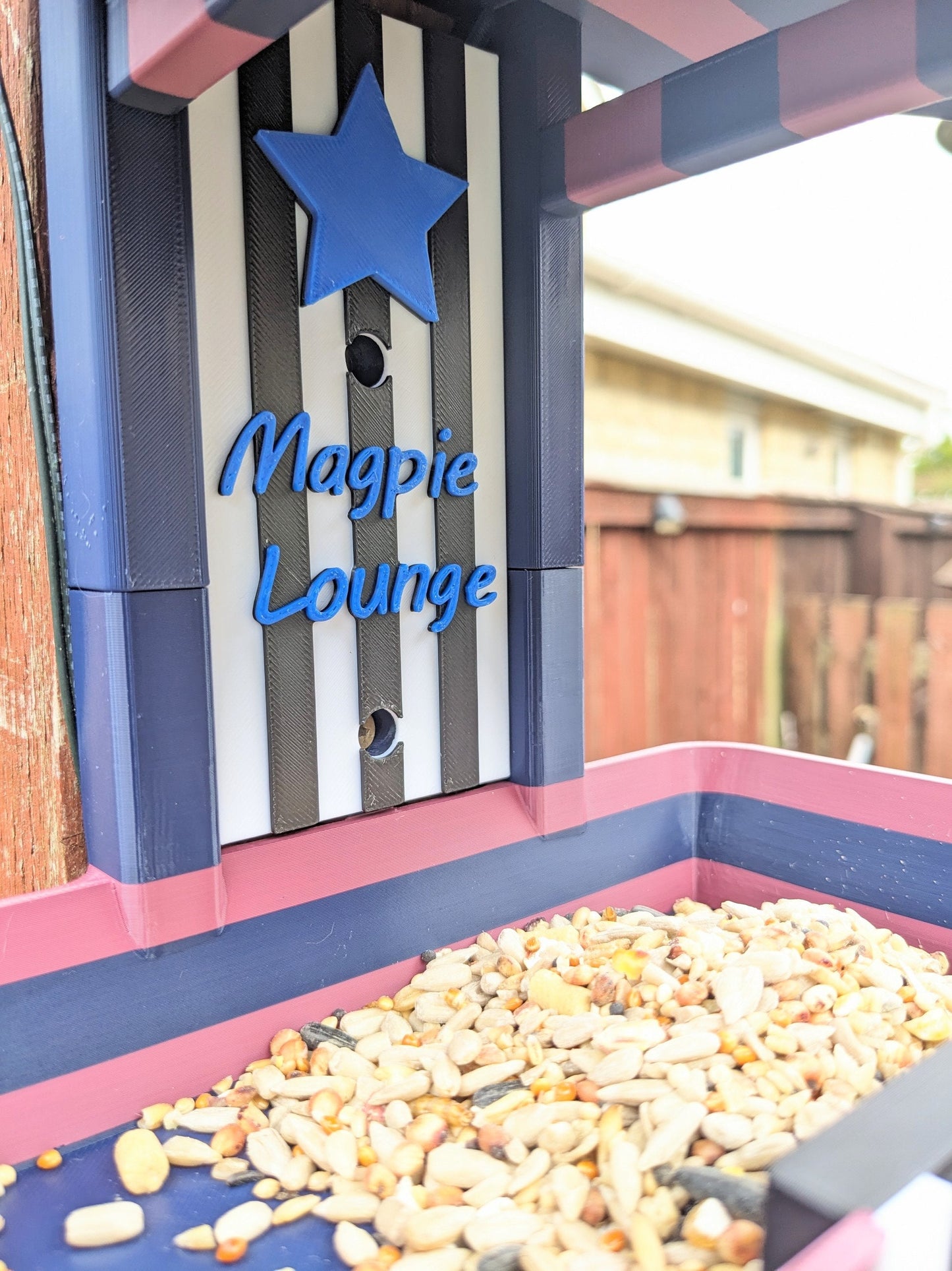 Newcastle United Away shirt 2025 themed Bird Feeder / Garden Accessory, Seed Feeding Station NUFC Toon army fat ball table Magpie Lounge