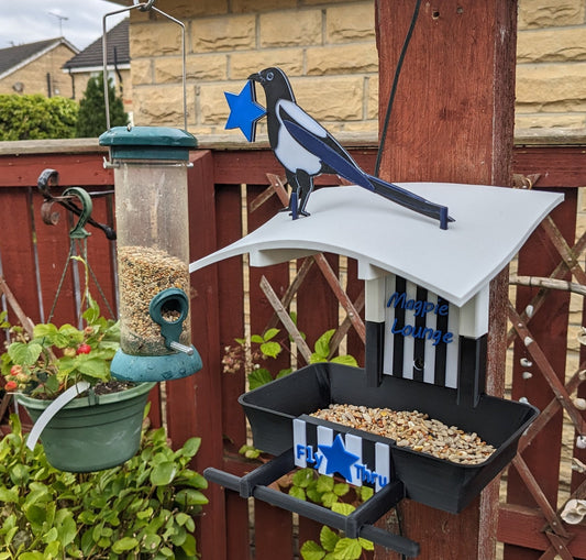 Newcastle United home shirt 2025 themed Bird Feeder / Garden Accessory, Seed Feeding Station NUFC Toon army fat ball table Magpie Lounge