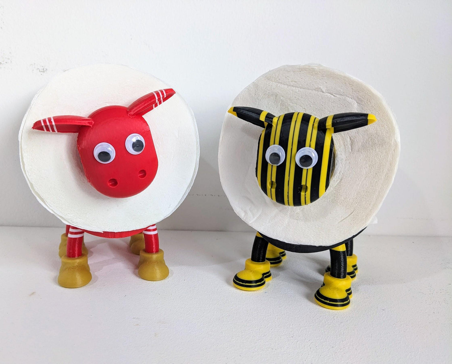 Aberdeen FC Scottish Premier Sheep toilet roll holder. 2025 Home OR away shirts with the Dons customised football boots .