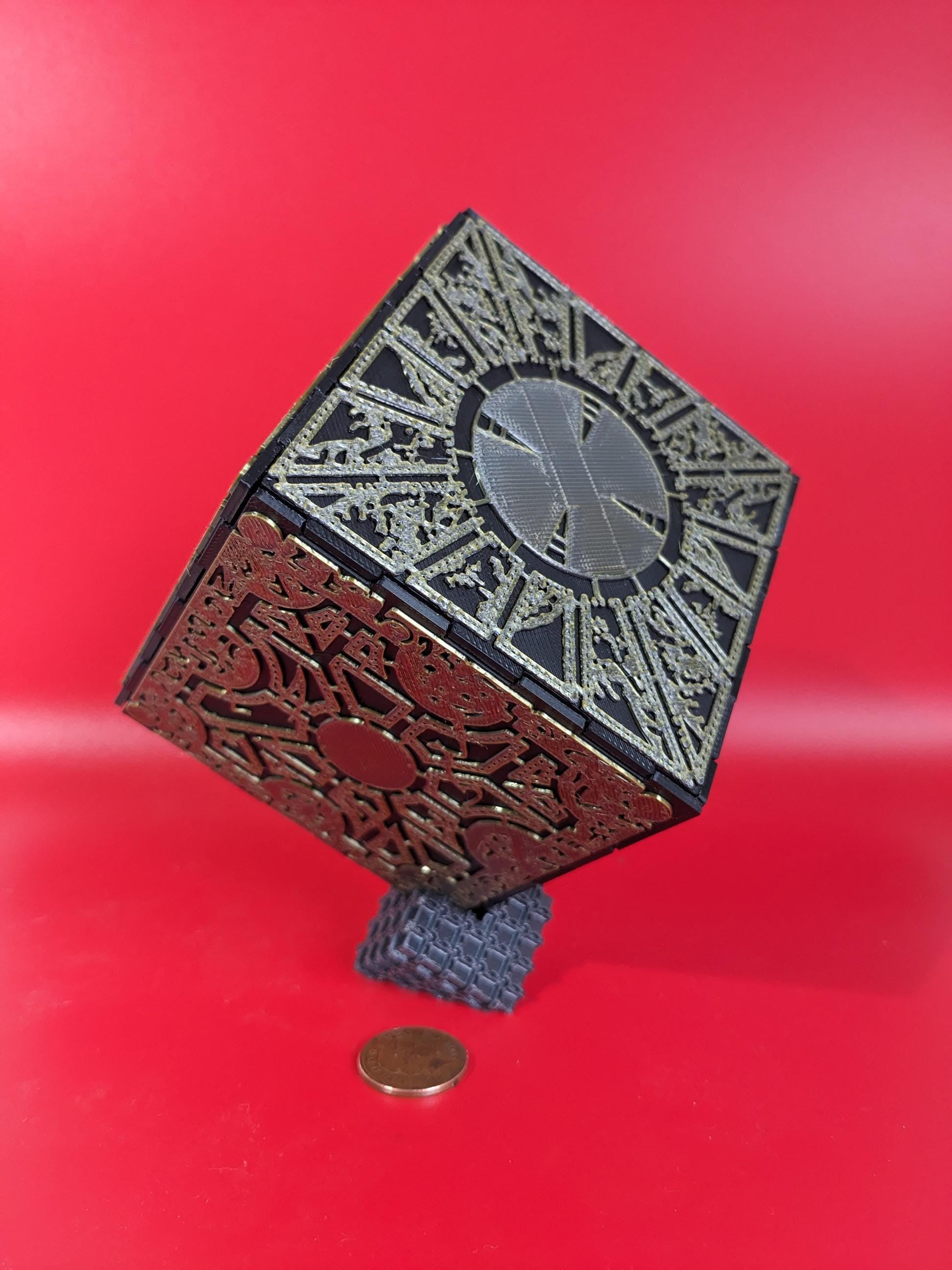 Hellraiser storage cube, non functioning Lament configuration puzzle for jewelry, money, trinket, key, sd card box. WITH STAND