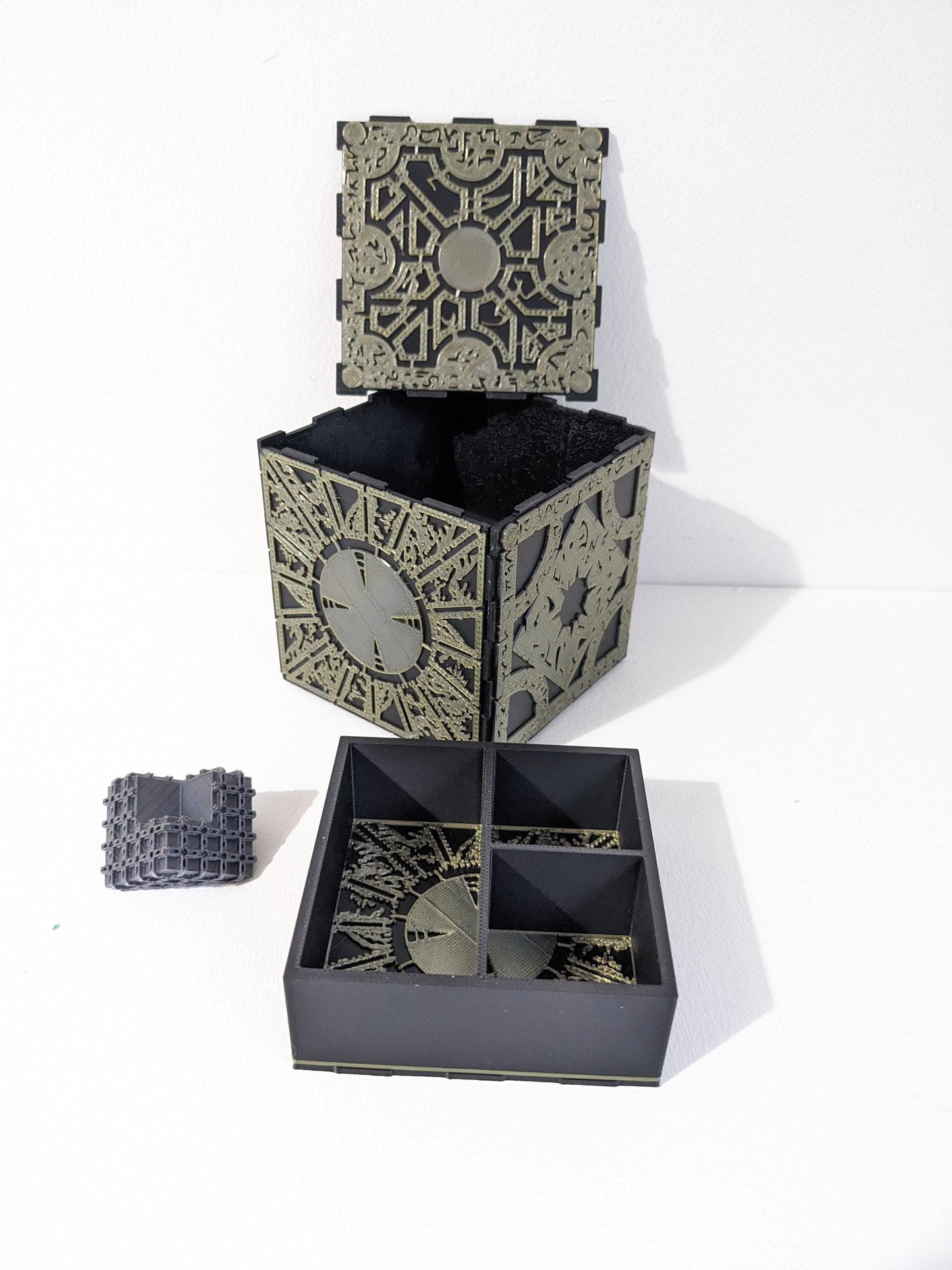 Hellraiser storage cube, non functioning Lament configuration puzzle for jewelry, money, trinket, key, sd card box. WITH STAND