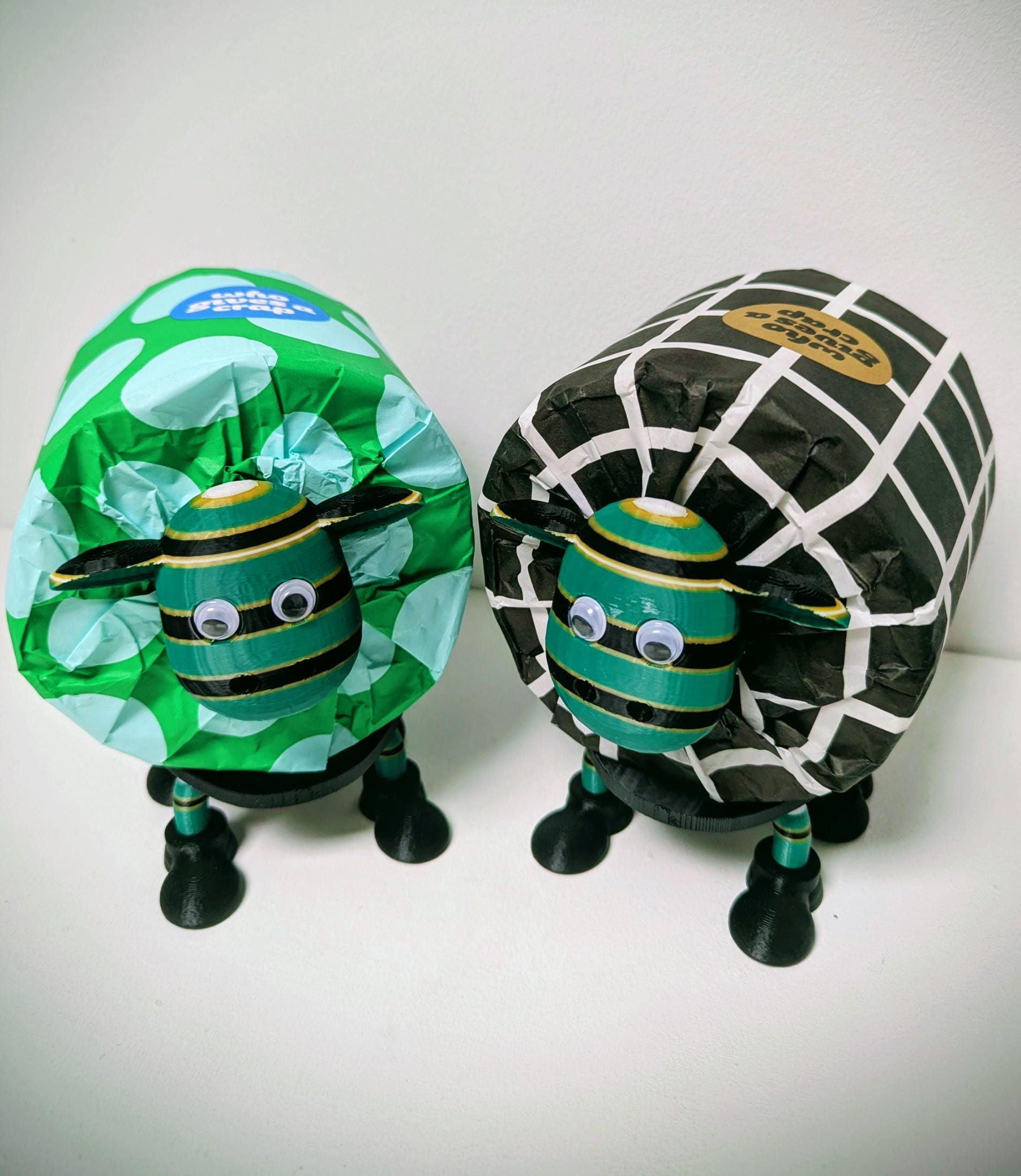 Northampton Saints Rugby Union SuperSheep Toilet Roll Holder | Funny Black Green Gold Sheep Bathroom Decor for Jimmies Fan