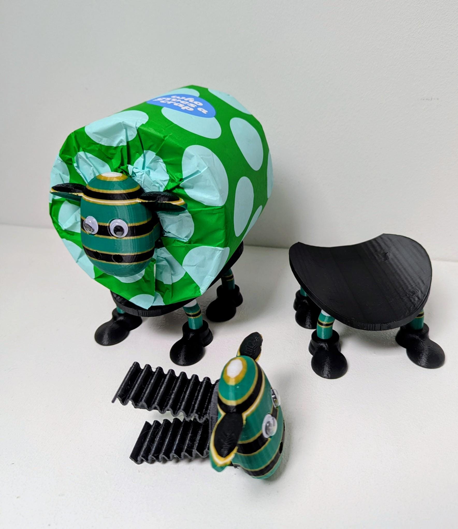 Northampton Saints Rugby Union SuperSheep Toilet Roll Holder | Funny Black Green Gold Sheep Bathroom Decor for Jimmies Fan