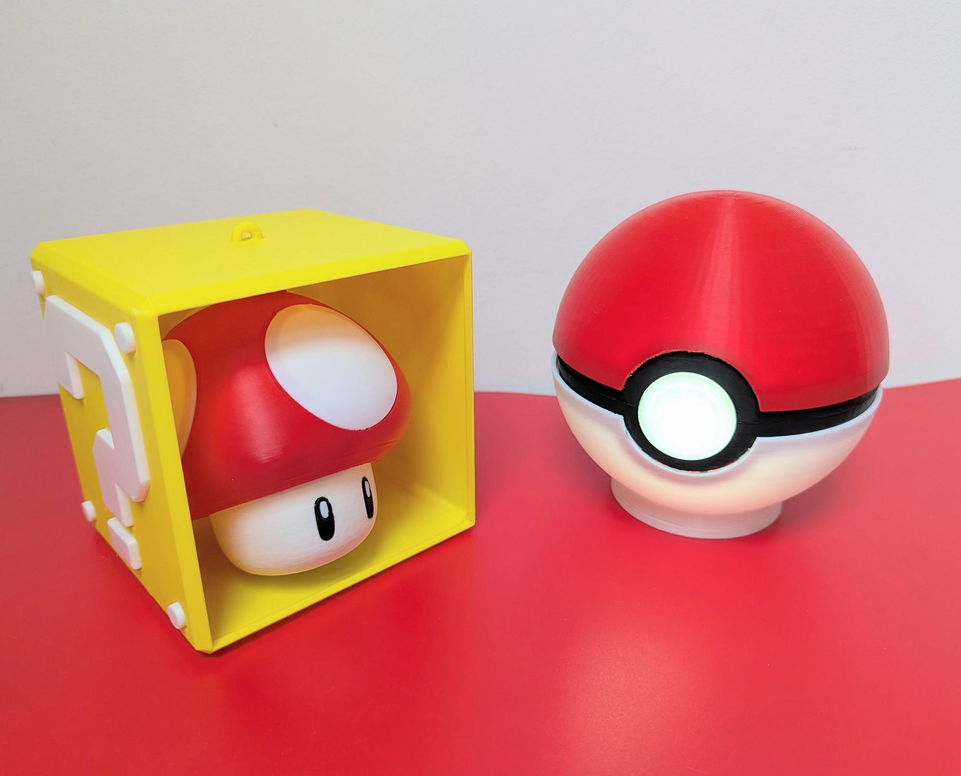 Large Pokeball Night Light – USB Powered 1 watt , 3D Printed Classic Red & White LED Lamp for Gamers, Collectors and Pokemon Fans