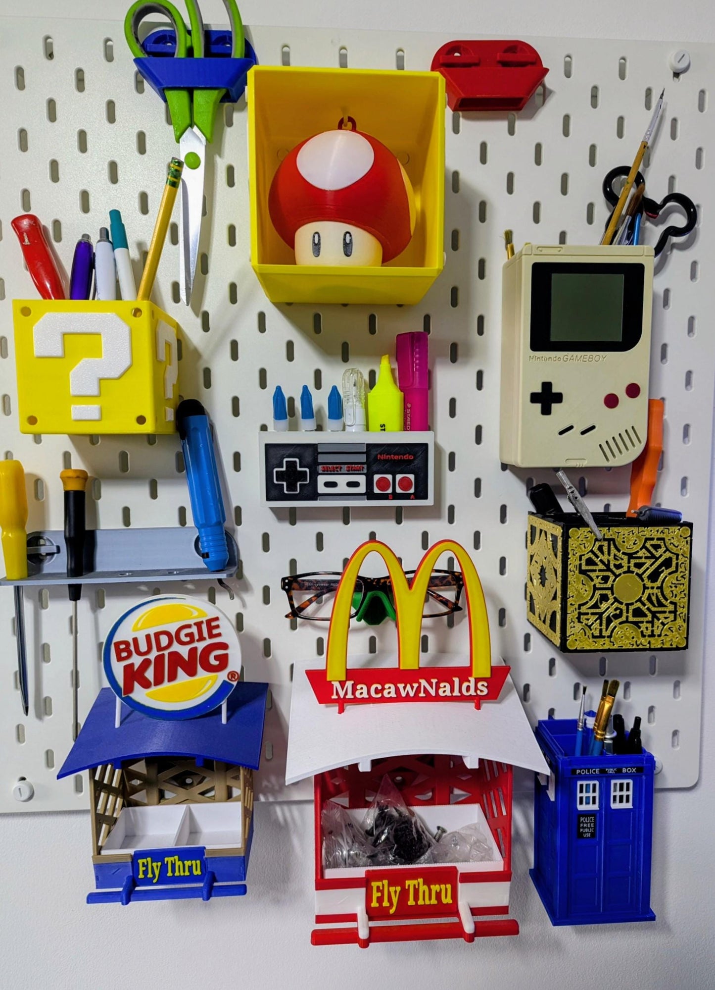 Super Mushroom Question Cube Night Light – Nintendo-Inspired Flickering LED, Skadis Hook, Tree decor or Topper & Ceiling Hanging Gift