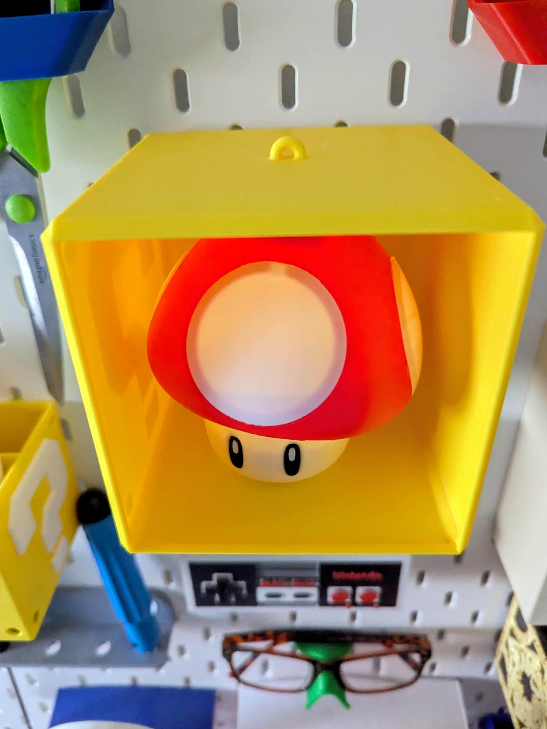 Super Mushroom Question Cube Night Light – Nintendo-Inspired Flickering LED, Skadis Hook, Tree decor or Topper & Ceiling Hanging Gift