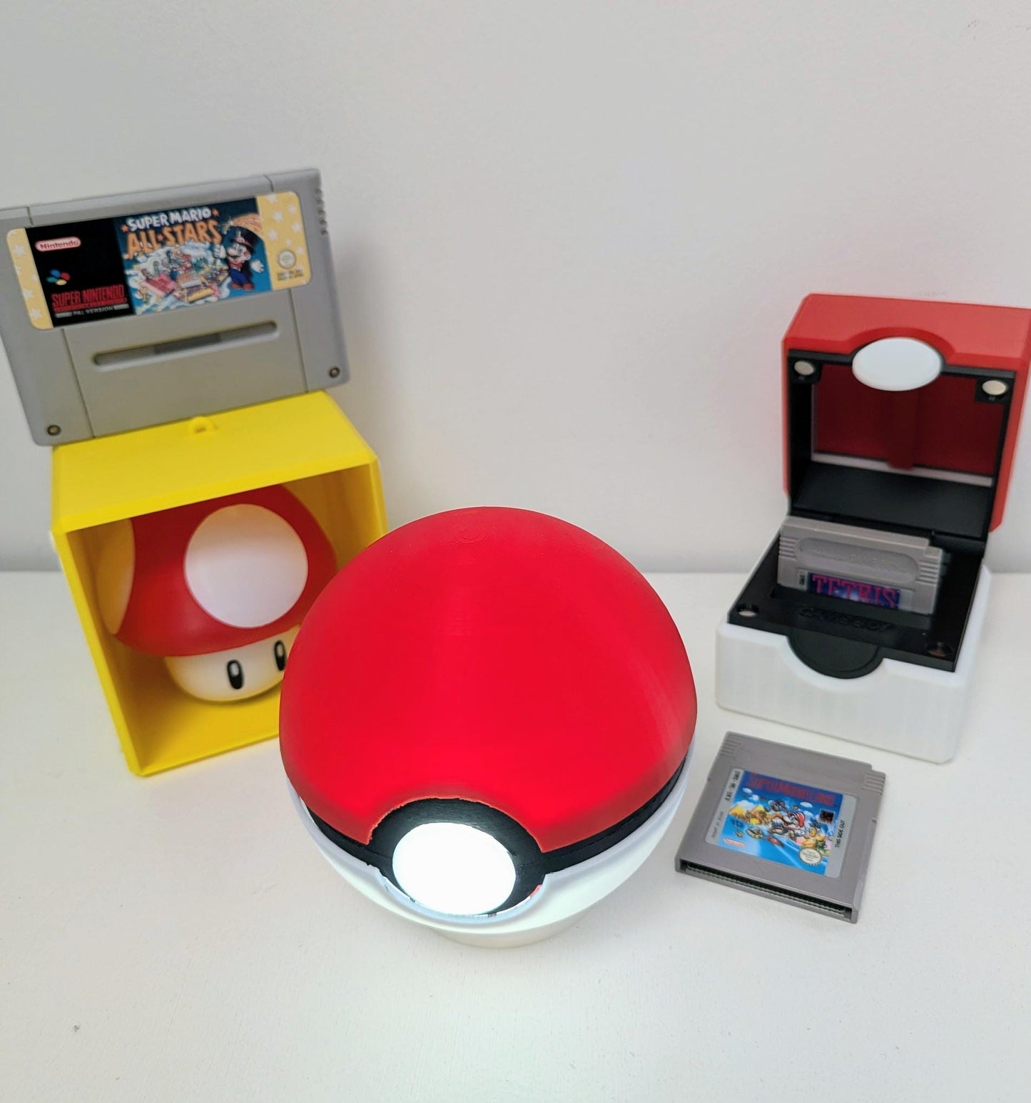 Super Mushroom Question Cube Night Light – Nintendo-Inspired Flickering LED, Skadis Hook, Tree decor or Topper & Ceiling Hanging Gift