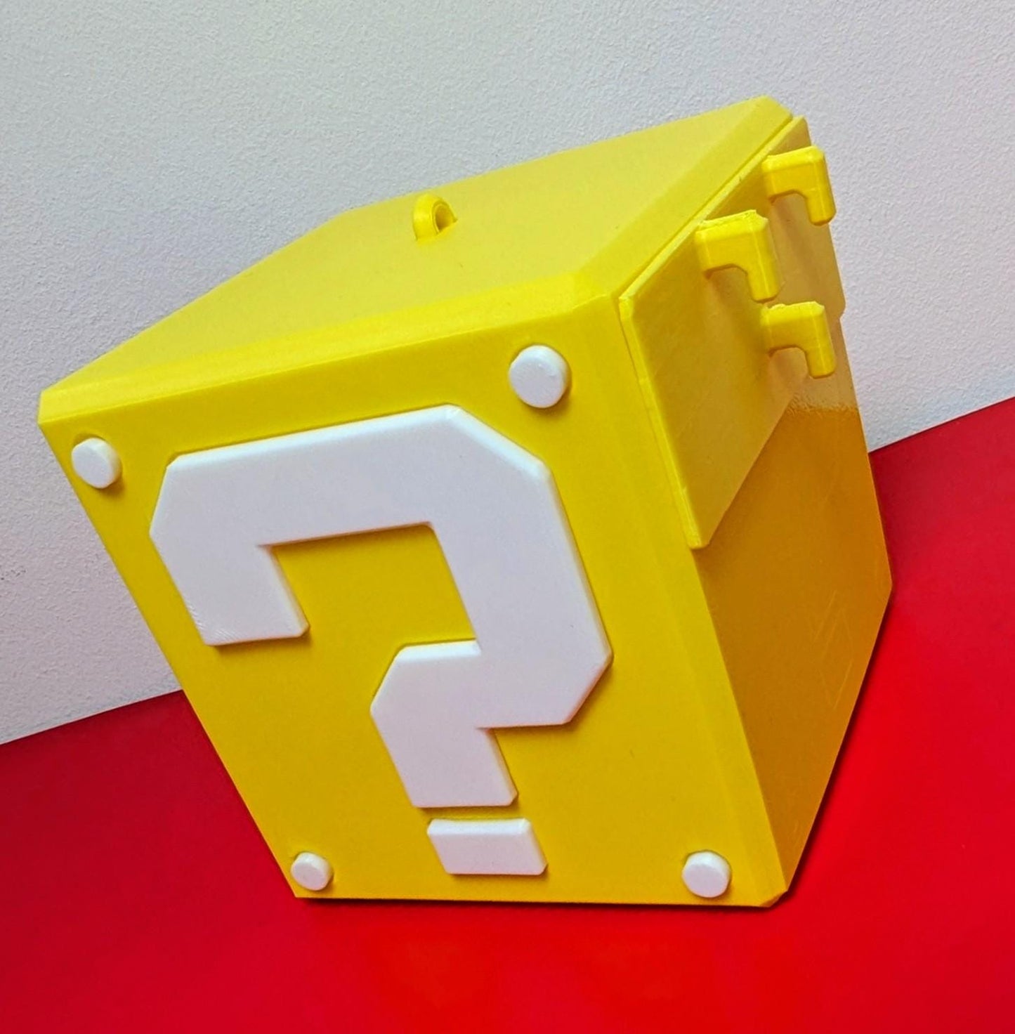 Super Mushroom Question Cube Night Light – Nintendo-Inspired Flickering LED, Skadis Hook, Tree decor or Topper & Ceiling Hanging Gift