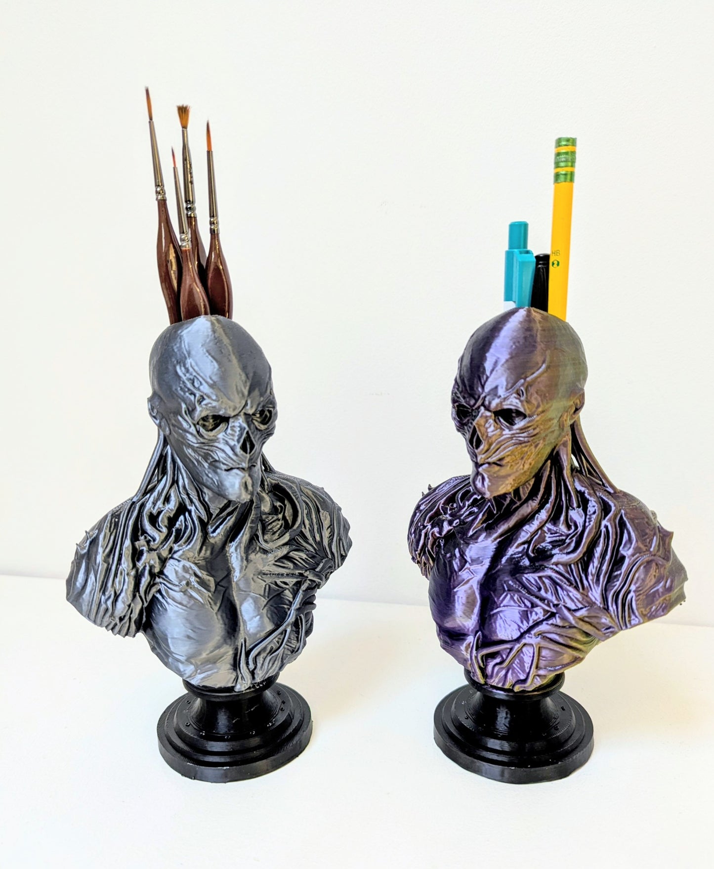 Vecna Bust Pen Pot / Brush Holder – Horror stranger things Desk Ornament 175 mm tall bust.