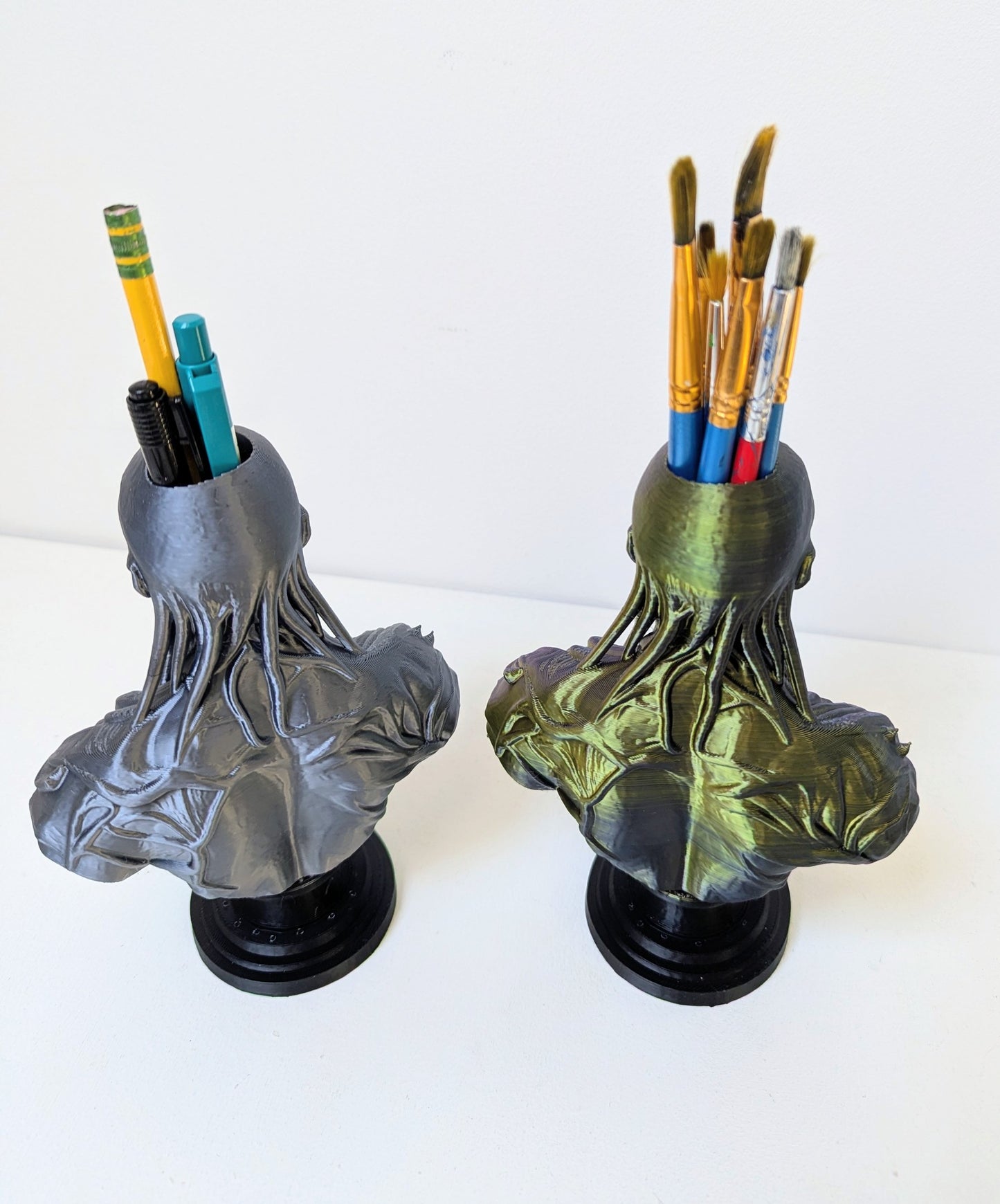 Vecna Bust Pen Pot / Brush Holder – Horror stranger things Desk Ornament 175 mm tall bust.