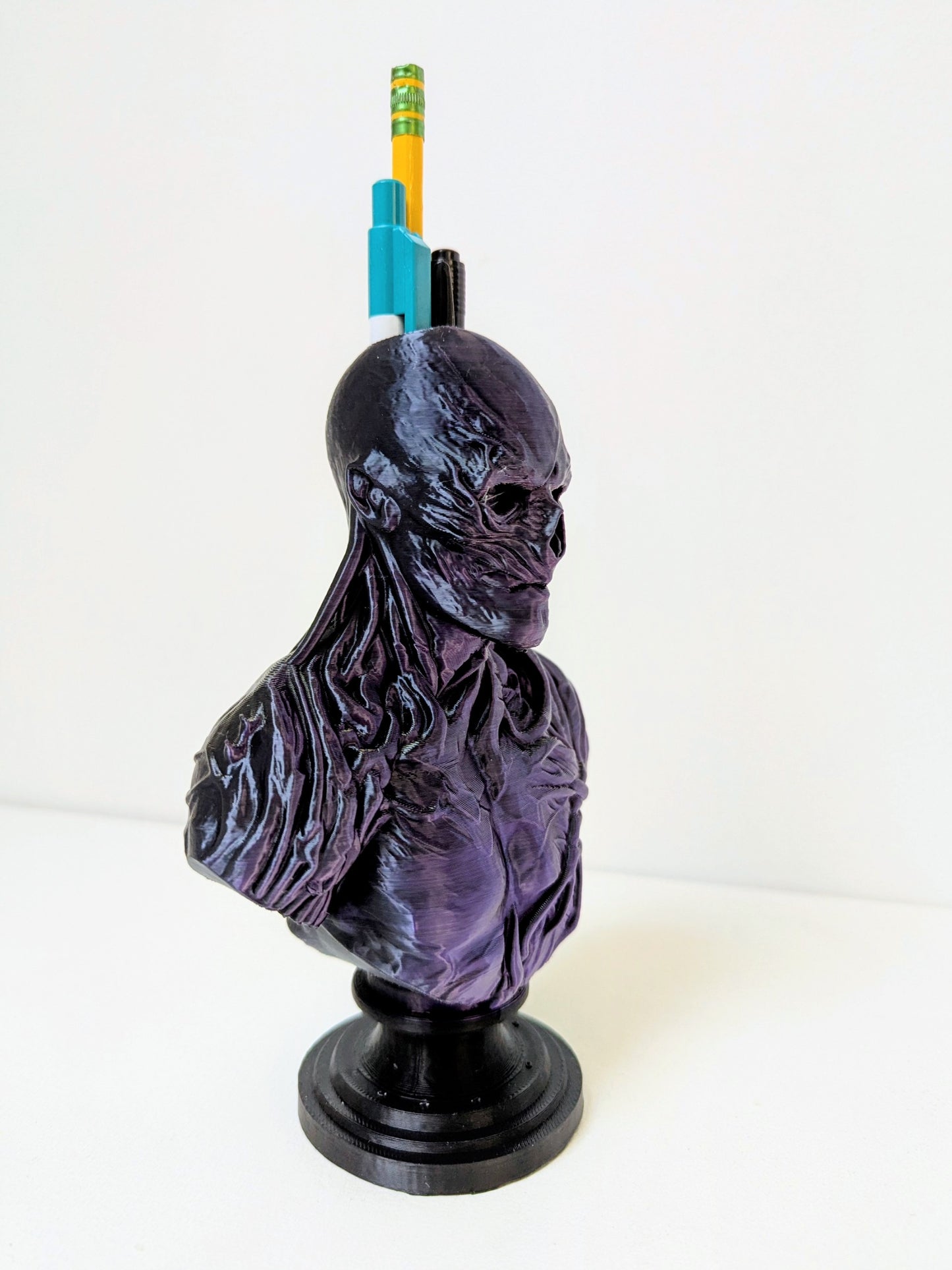 Vecna Bust Pen Pot / Brush Holder – Horror stranger things Desk Ornament 175 mm tall bust.